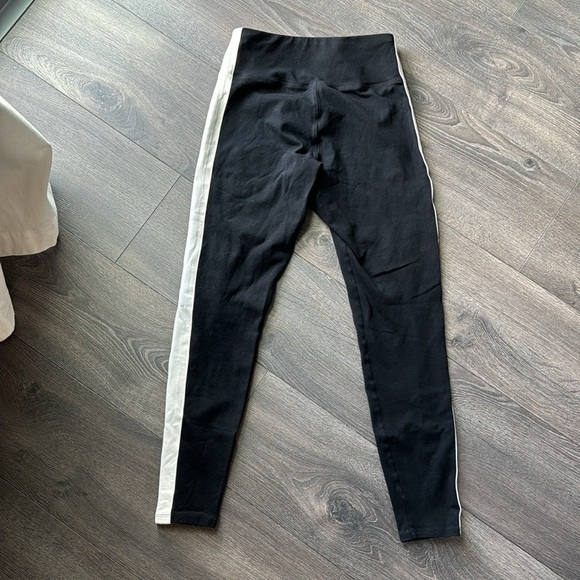 Express High Rise Legging with White Side Stripe - Picture 6 of 7